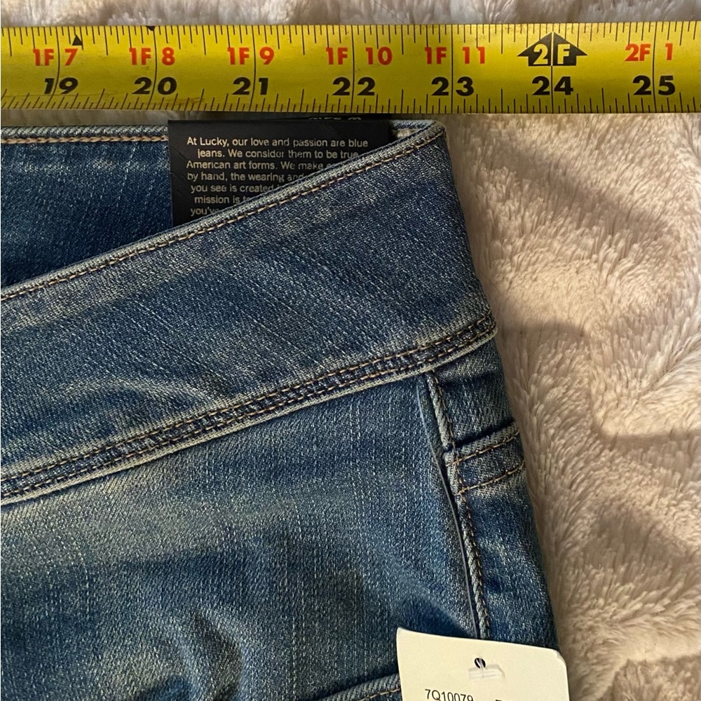Lucky Brand Georgia Straight Jeans - Picture 9 of 11